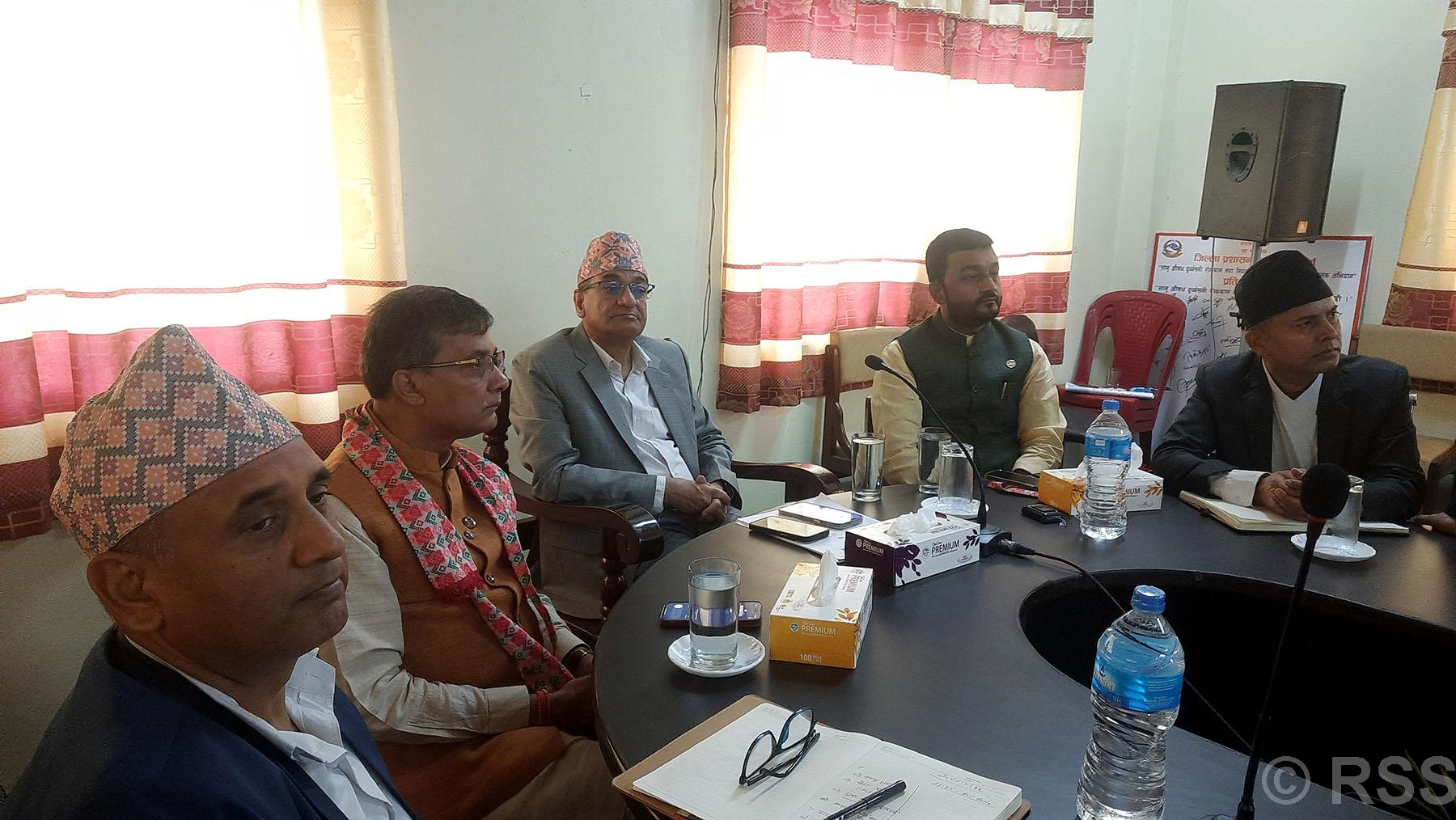 अवैध चोरीपैठारी र निकासी रोक्नका लागि समन्वय गरेर काम गर्नुपर्‍यो : गृहमन्त्री लेखक