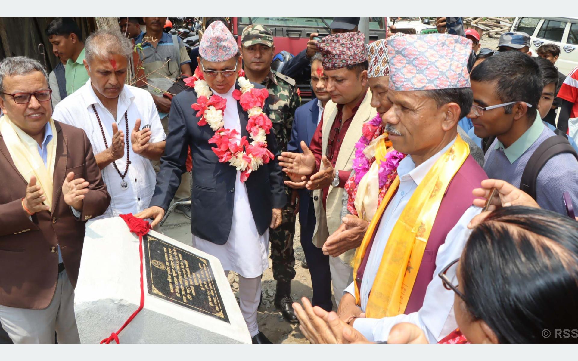 एकतिस वर्षपछि महुरे–फोक्सिङटार सडक कालोपत्र हुँदै