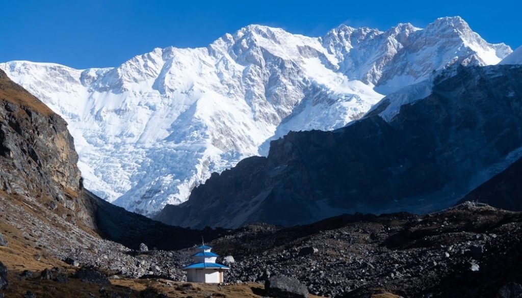 तिन सय विदेशी पर्यटकद्वारा कञ्चनजङ्घा हिमाल क्षेत्र भ्रमण
