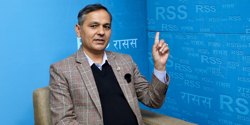 गृहमन्त्री अर्यालद्वारा मतदानस्थलको अनुगमन, प्रहरी मुख्यालयमा निर्वाचन व्यवस्थापन केन्द्रको निरीक्षण