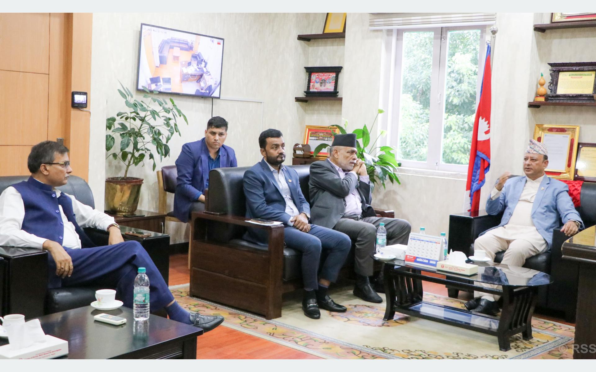 मधेस प्रदेशमा खानेपानी र सिँचाइको समस्या समाधान संघीयमन्त्रीहरु बीच छलफल