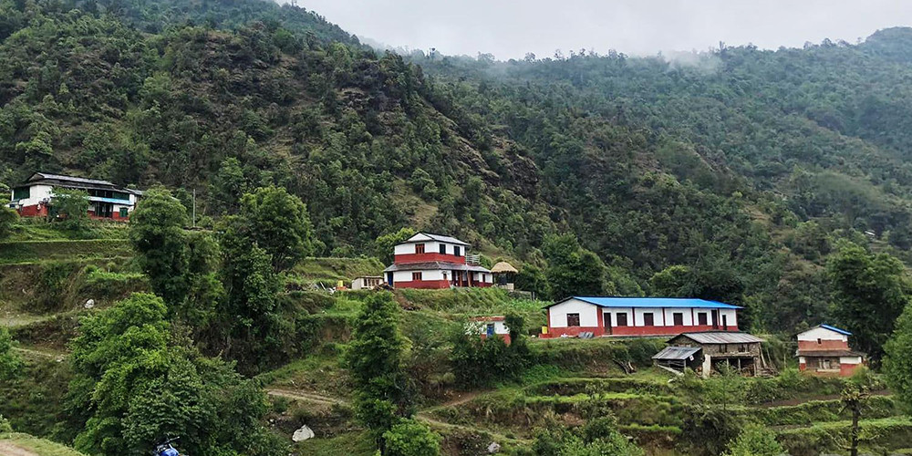 सुनसान छन् बागलुङका घरबास