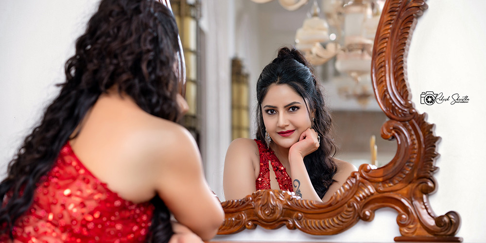 अभिनेत्री वर्षा शिवाकोटी भन्छिन् : ‘खुसी भएर मनदेखि काम गर्ने चरणमा छु’ 