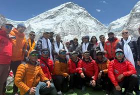 महामन्त्री शर्माको संयोजनमा सगरमाथा आधारशिविरमा विशेष संवाद