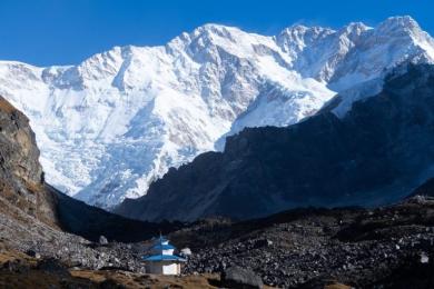 तिन सय विदेशी पर्यटकद्वारा कञ्चनजङ्घा हिमाल क्षेत्र भ्रमण