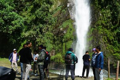 बेनी–जोमसोम यात्रामा मन लोभ्याउने झरनाहरू 