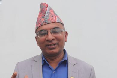 जनप्रतिनिधि जनताको घेराबन्दीमा हुन्छ : सांसद ढकाल