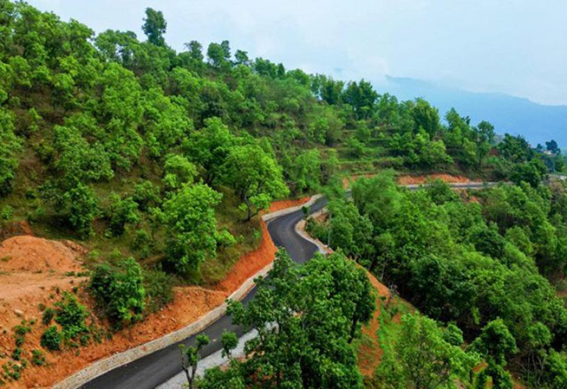 सडक डिभिजनद्वारा ५३ किलोमिटर सडक मर्मत