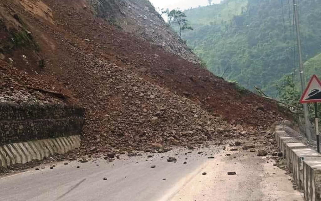 पहिराले अवरुद्ध अरनिको राजमार्ग अझै खुल्न सकेन