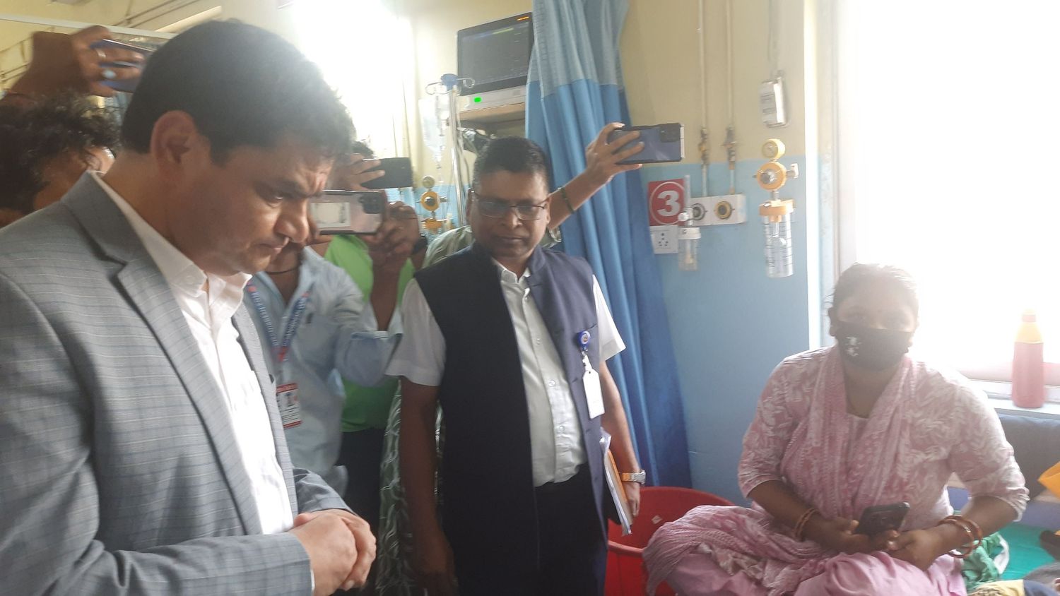 झाडापखला र हैजाका बिरामीको निःशुल्क उपचारको प्रबन्ध मिलाउन मन्त्री पौडेलको निर्देशन