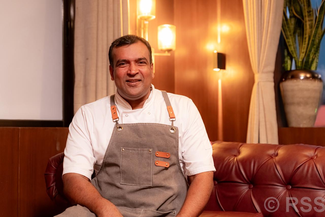 नेपाली खानाको स्वाद चखाउँदै मास्टर सेफ सन्तोषको विश्व यात्रा