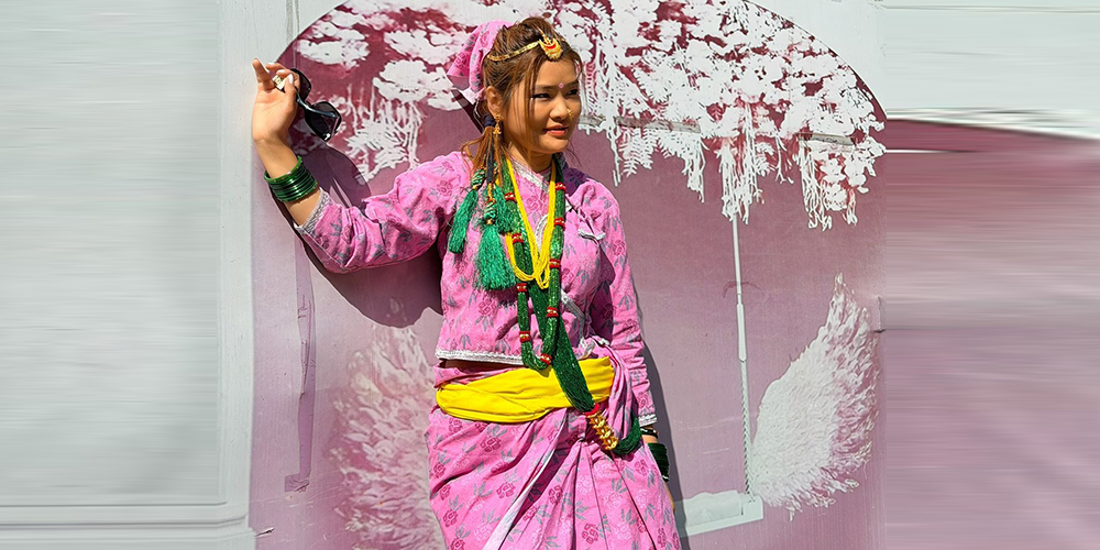 गुन्यू चोलीमा यस्ती देखिइन् अभिनेत्री भावना (तस्बिरहरू)