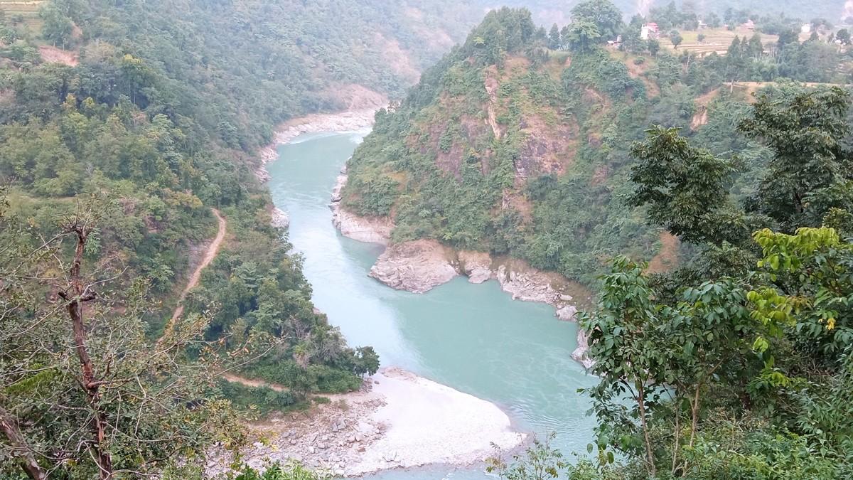 कालीगण्डकीमा पौडी खेल्न गएका २ जना बगेर बेपत्ता