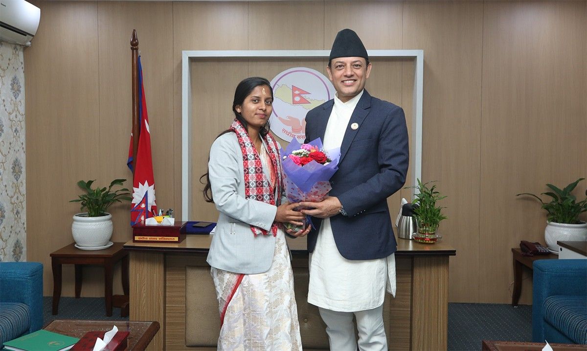 उपसभामुख ठाकुरले गरिन् पदभार ग्रहण