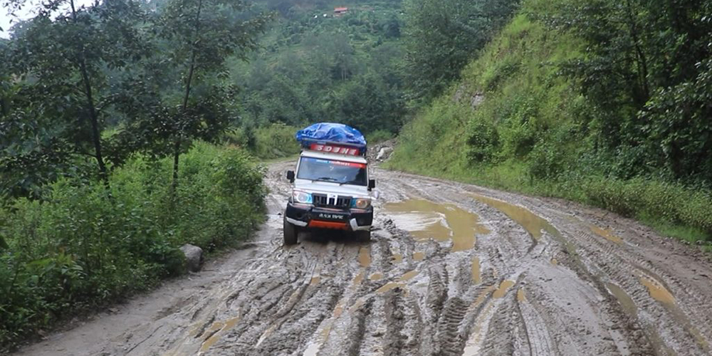 देशका विभिन्न स्थानमा सडक अवरुद्ध, यातायात प्रभावित