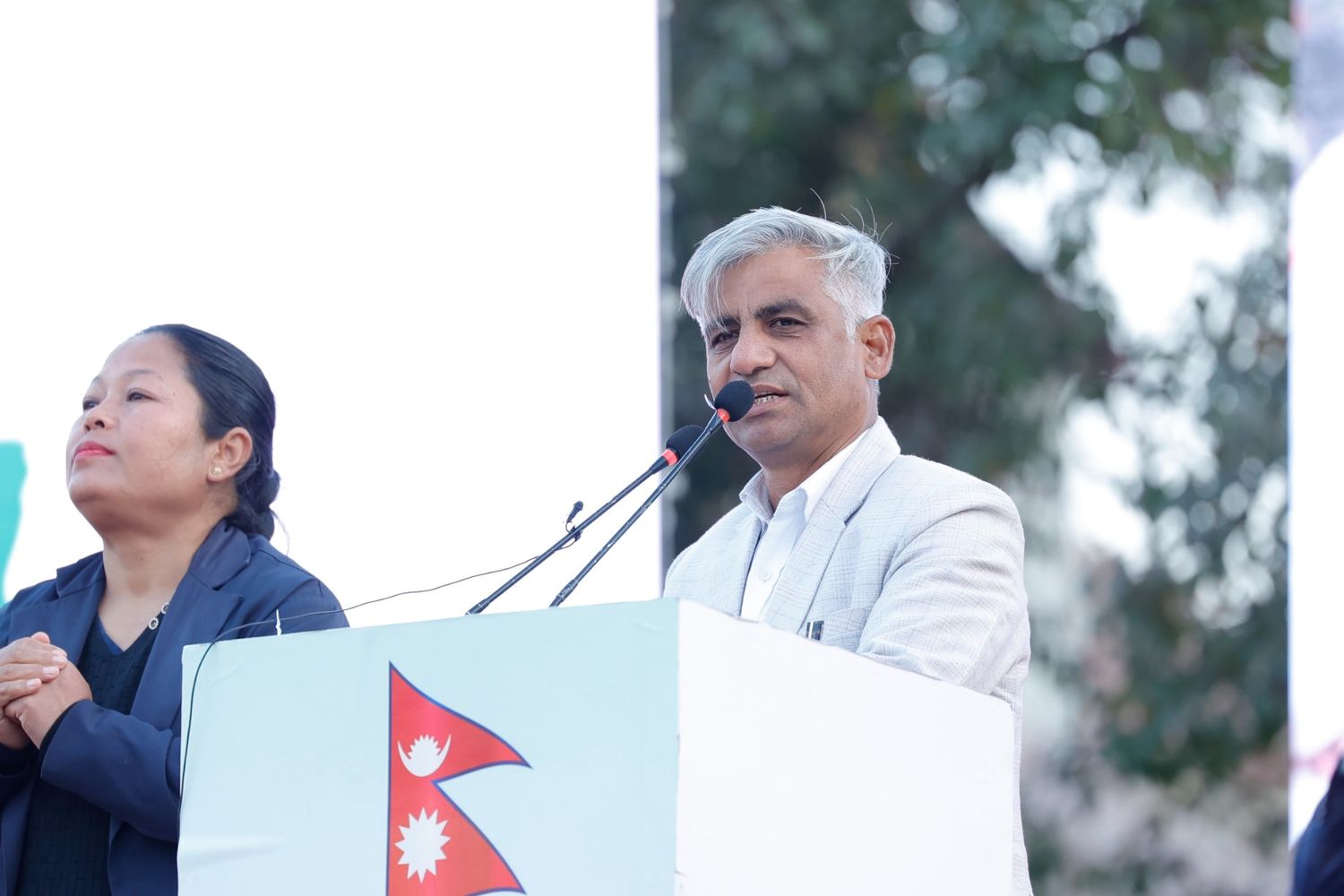 पार्टी सभापतिलाई बन्द सत्रलाई सम्बोधन गर्न नेताहरुको आग्रह