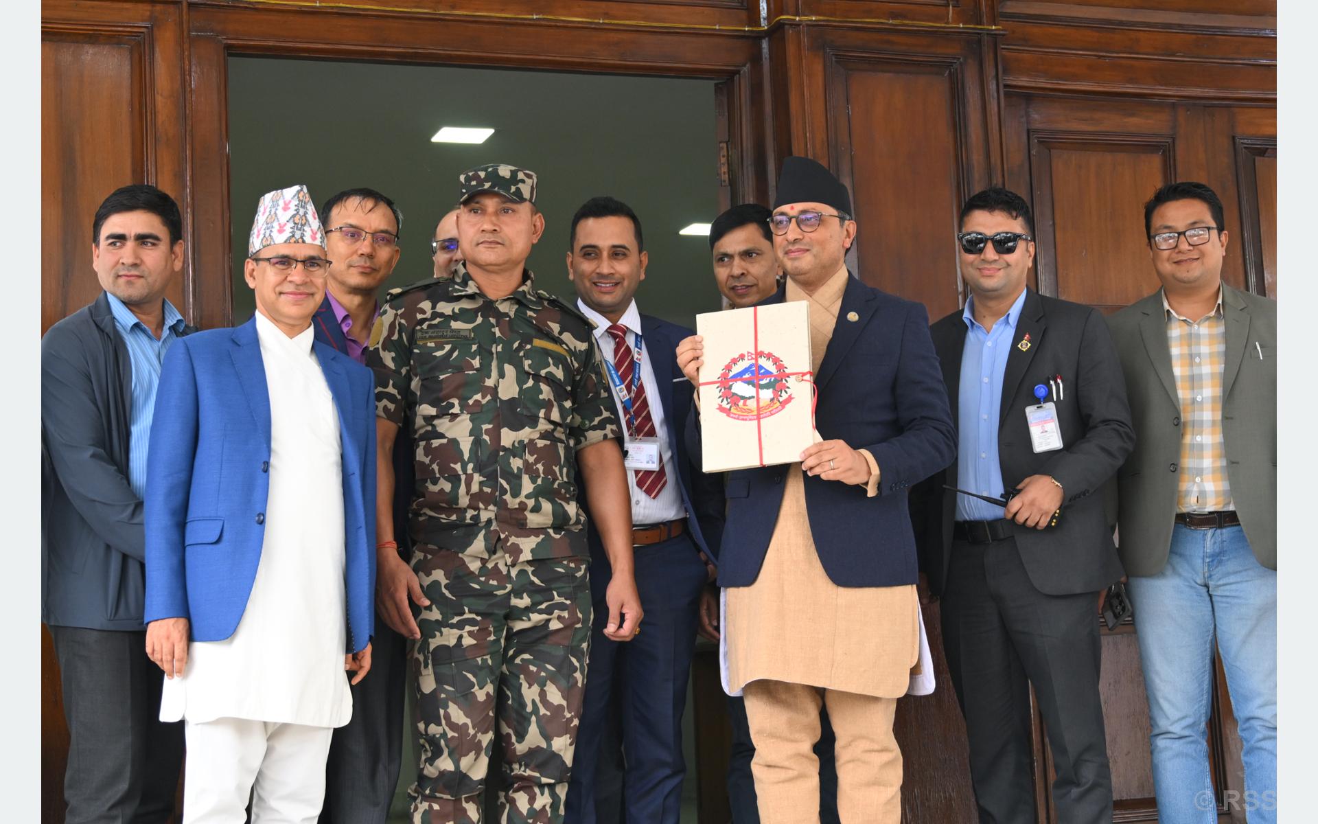 सङ्घीय संसद्को संयुक्त बैठकमा अर्थमन्त्रीद्वारा बजेट प्रस्तुत