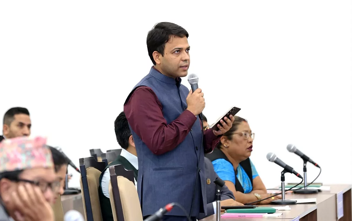 महामन्त्रीज्यू, विरोध मात्रै राजनीति होइन !