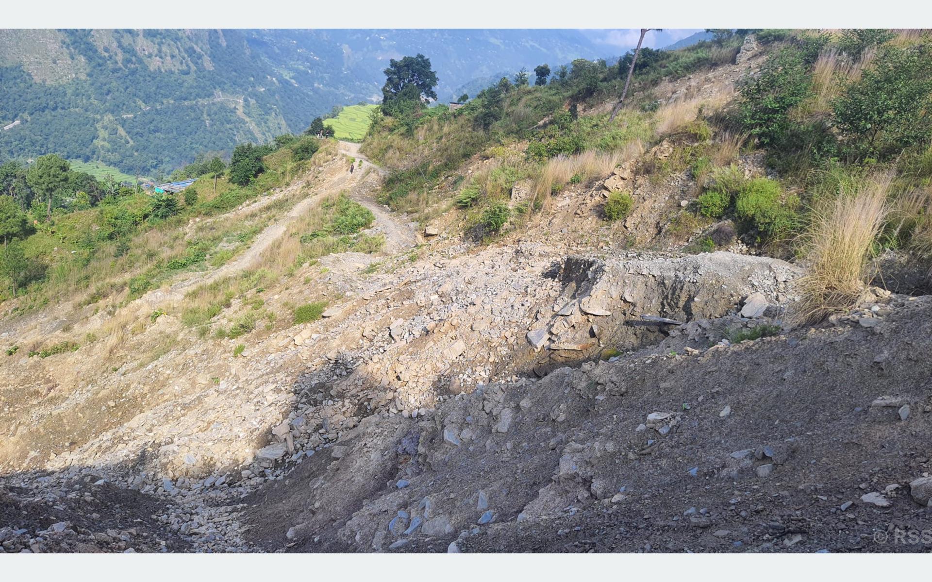 प्रदेश गौरबका दुई सडक योजनाको काम अगाडि बढेन