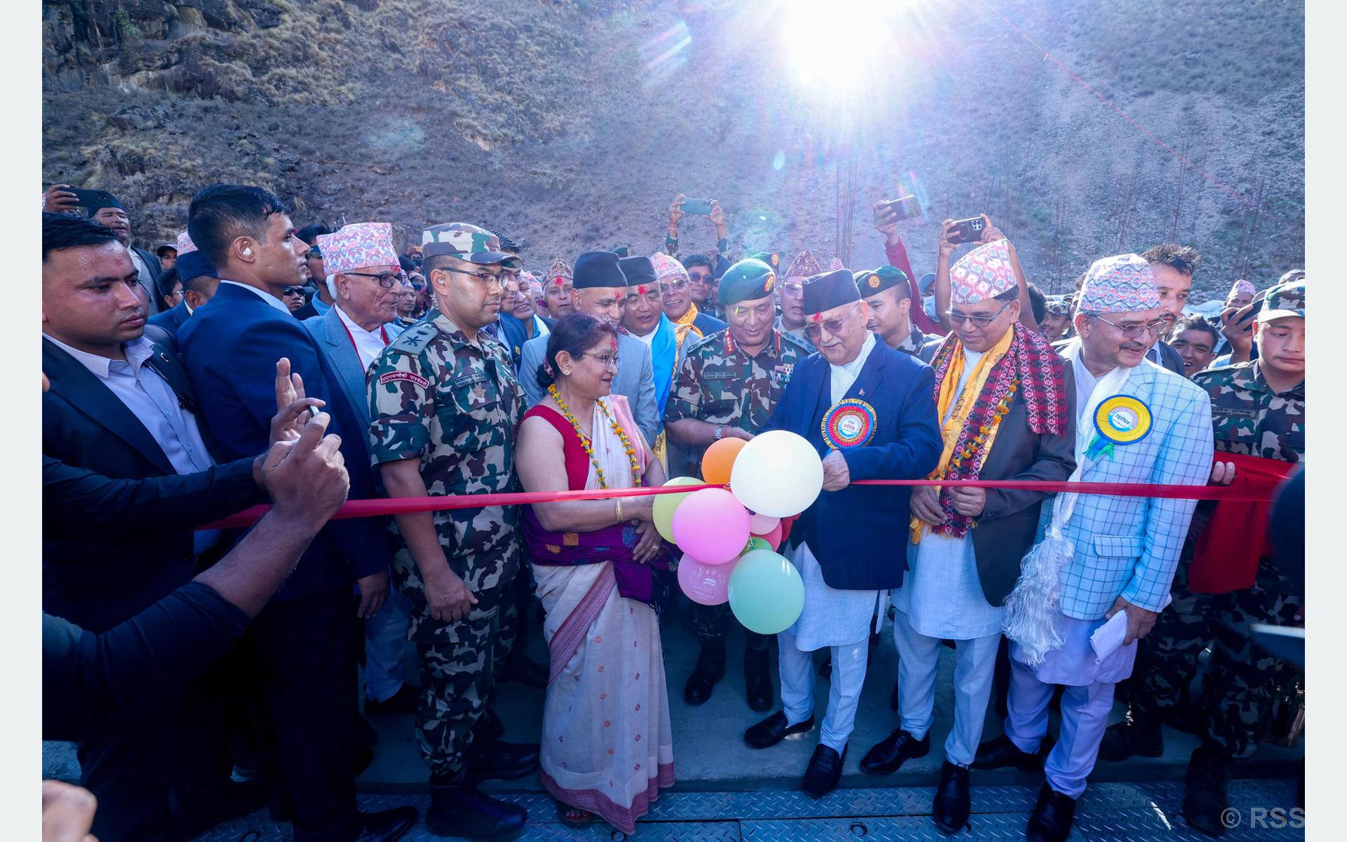 कर्णाली करिडोरलाई चीन र भारतसँगको व्यापारिक मार्गका रुपमा अघि बढाइनेः प्रधानमन्त्री ओली