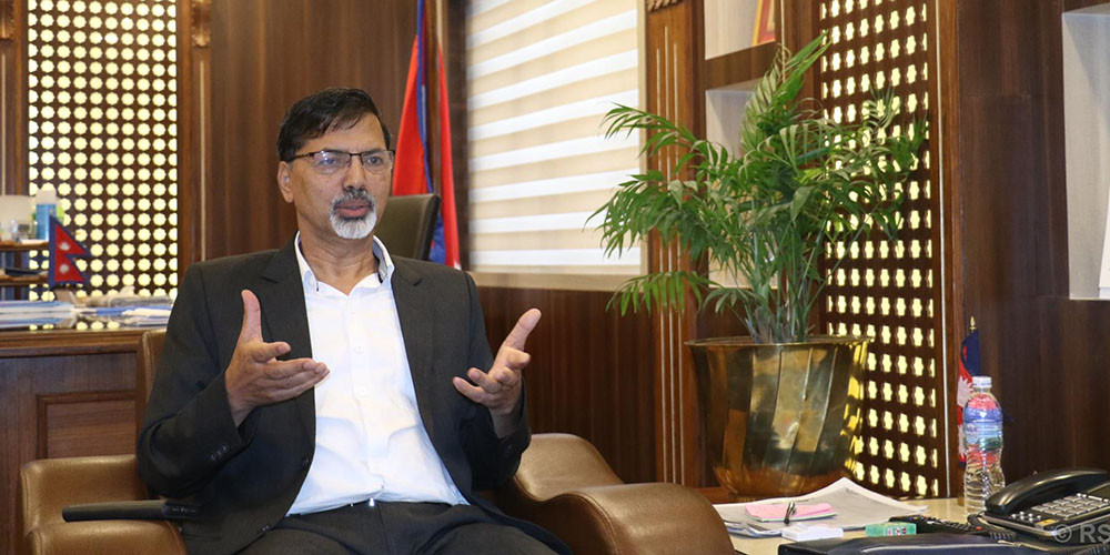कपोलकल्पित कथा बुनेर सरकार र गठबन्धनलाई बदनाम गर्न खोजियो : अर्थमन्त्री शर्मा 