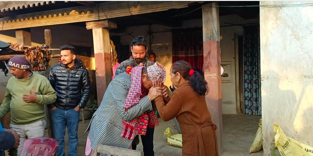 रेशम चौधरीको घरमा मुख्य मन्त्री शाह