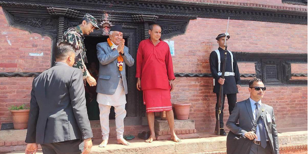 राष्ट्रपतिद्वारा गोरखकाली र गोरखनाथ मन्दिरमा पूजाअर्चना