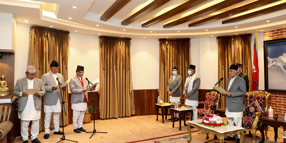 नवनियुक्त तीन मन्त्रीद्वारा शपथ