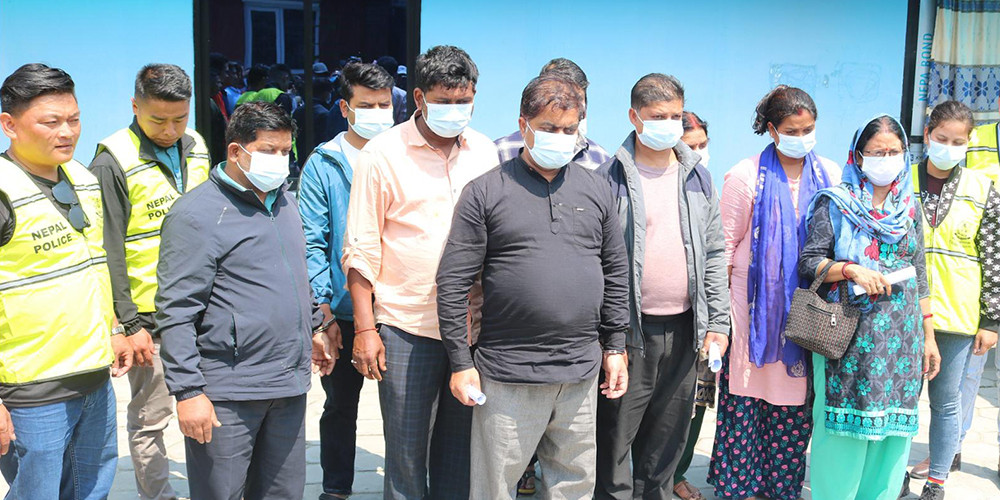 झुटा विवरण पेश गरी नेपाली नागरिकता लिने दश भारतीय पक्राउ