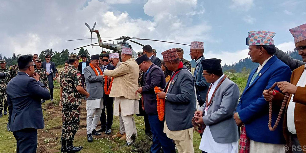 प्रधानमन्त्री दाहाल खप्तडमा