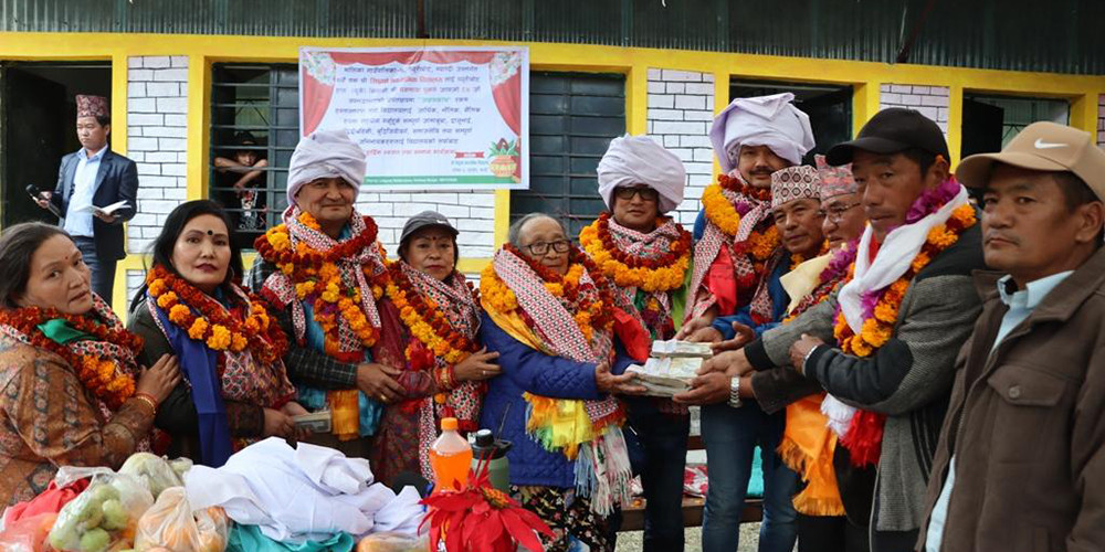 चौरासी पूजाको खर्च कटाएर विद्यालयलाई ४ लाख सहयोग