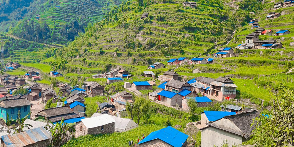 बागलुङका दुर्गम गाउँमा विद्युत् प्रसारण लाइन विस्तार