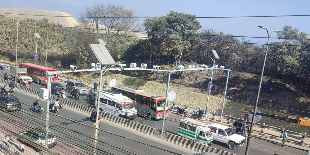 दुर्घटनाको गाडी भाग्यो, चालकले फोन चलाइरहेका पो छन् कि ? अब हुने छ निगरानी