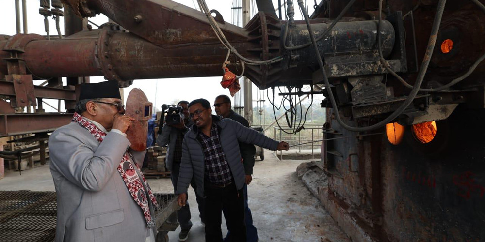 प्रधानमन्त्री दाहालद्वारा उदयपुर सिमेन्ट उद्योगको अवलोकन