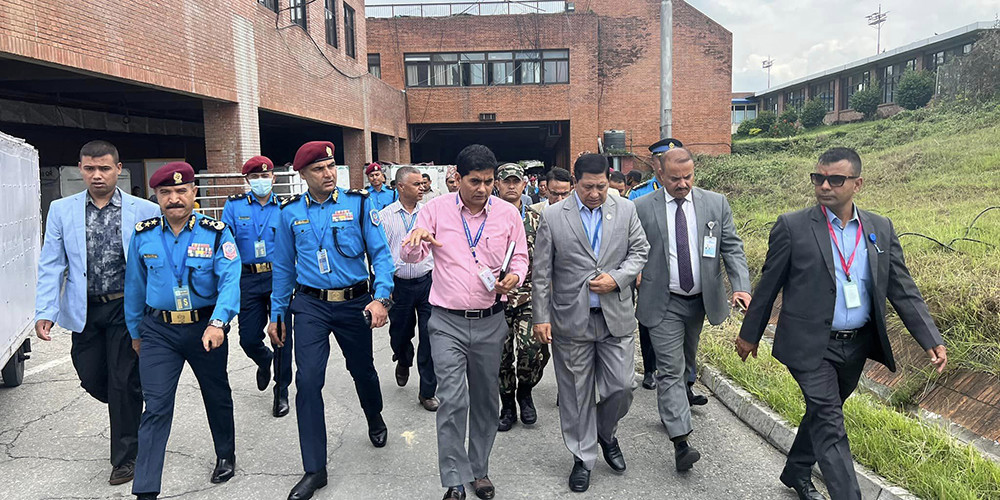 उपप्रधानमन्त्री श्रेष्ठद्वारा विमानस्थल क्षेत्रको अनुगमन