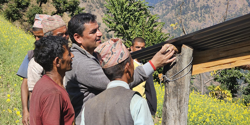 भूकम्प प्रभावितका लागि अस्थायी संरचना निर्माणमा दलहरूको सक्रियता
