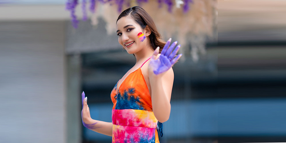 छाला जोगाएर रङ खेलौँ 