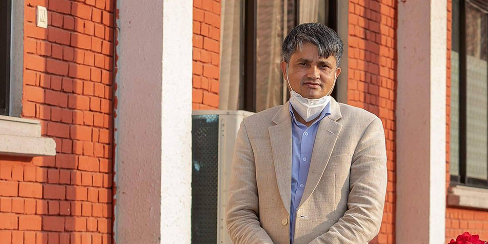 प्रमका प्रेस सल्लाहकार र स्वकीय सचिवलाई पुनः सङ्क्रमण