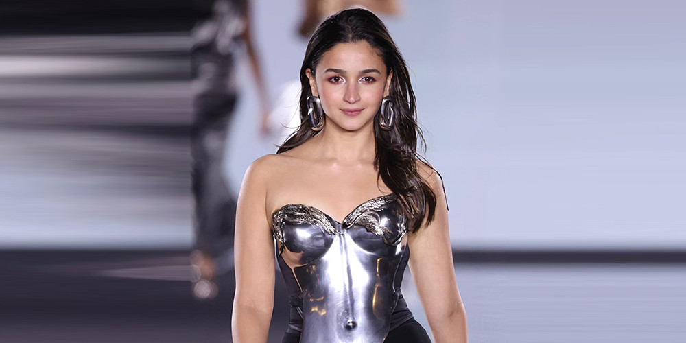 पेरिस फेसन वीकमा बलिउड अभिनेत्री आलिया भट्ट (तस्बिरहरू) 