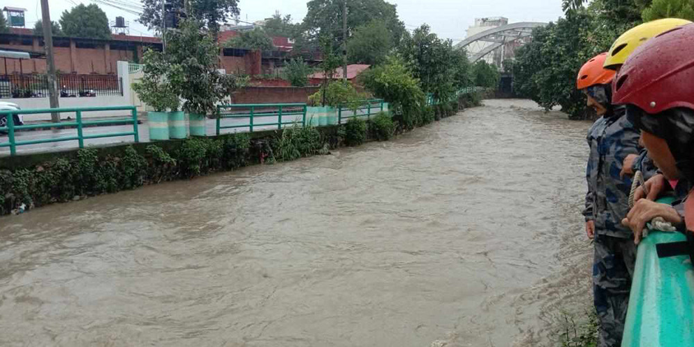 अविरल वर्षाबाट जनजीवन प्रभावित 