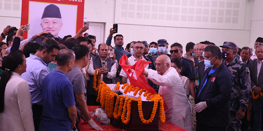 प्रधानमन्त्री र पूर्वराष्ट्रपतिसहित शीर्ष नेताद्वारा नेम्वाङप्रति श्रद्धाञ्जलि