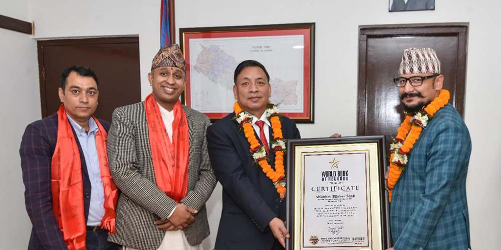 चन्द्रागिरि हिल्सका महाप्रबन्धकलाई ‘वल्र्ड् बुक अफ रेकर्डस्’ सम्मान