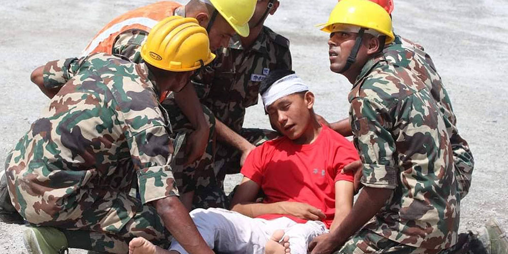 नेपाली सेना कालिजङ्ग गण मेलम्ची गुल्मले मेलम्ची नदीमा बुधबार आयोजना गरेको  विपद्सम्बन्धी पूर्व नमूना अभ्यास (फोटो फिचर)