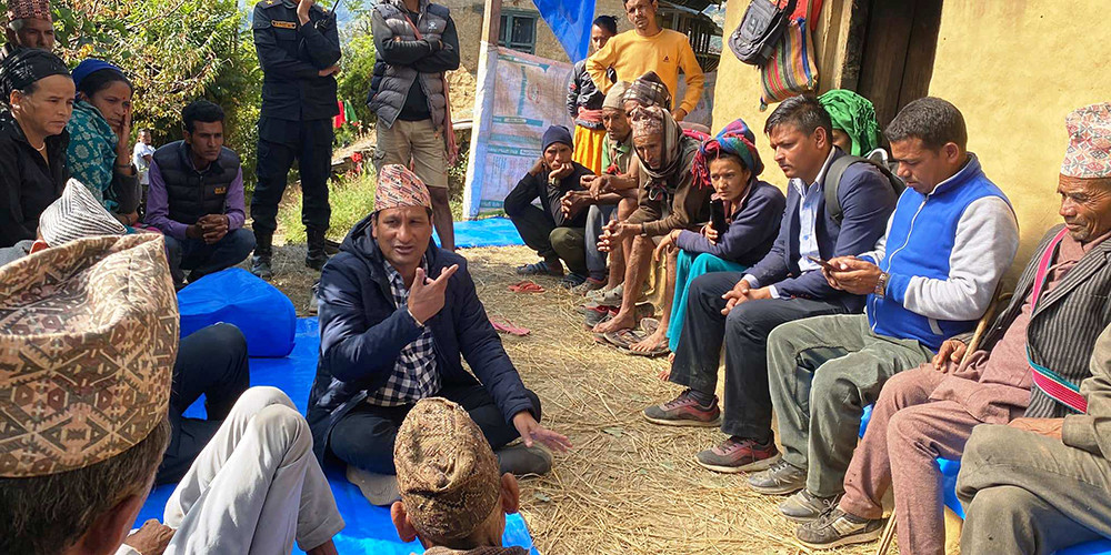 भूकम्पपीडितलाई चिसोबाट जोगाउनु पहिलो प्राथमिकता : मन्त्री बस्नेत
