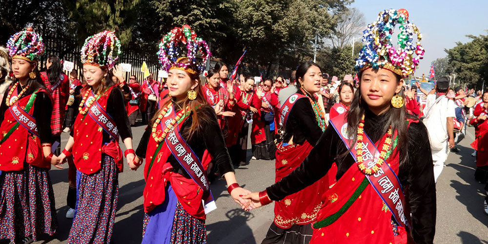 घरपरिवारमा शक्तिशाली आदिवासी जनजाति महिला राजनीतिमा किन कमजोर ? 