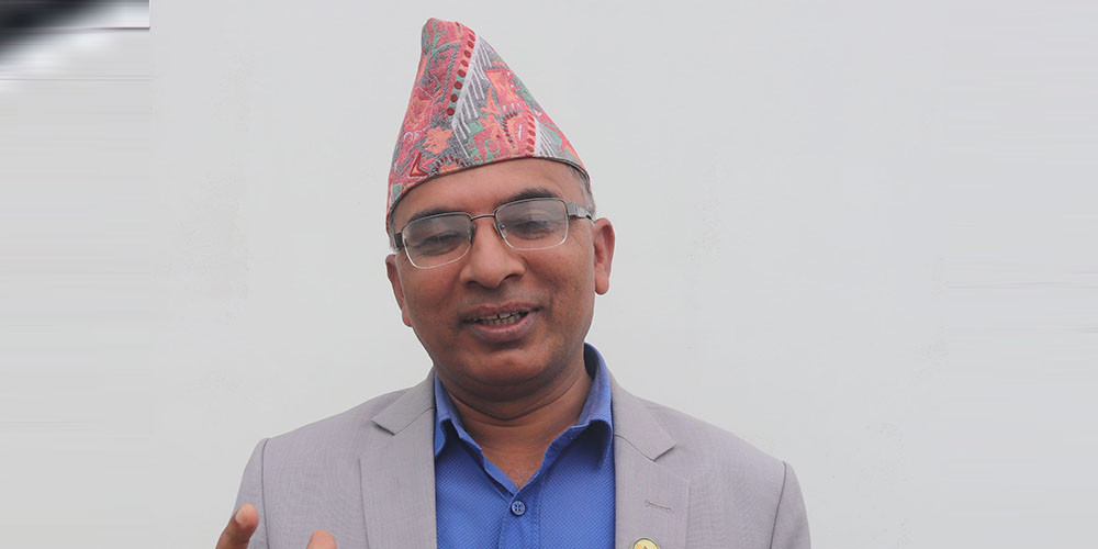 जनप्रतिनिधि जनताको घेराबन्दीमा हुन्छ : सांसद ढकाल