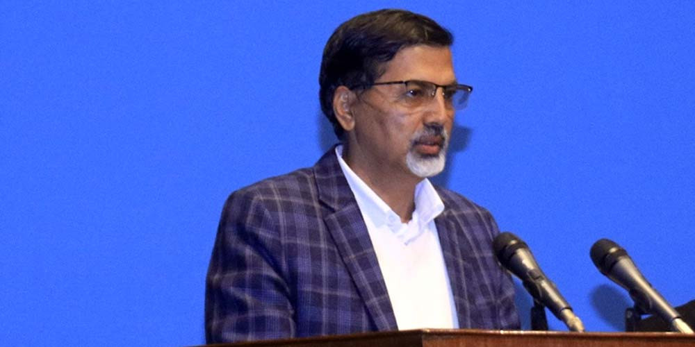 राष्ट्रिय स्वाधिनता र अखण्डताप्रति सरकारले कुनै गलत सम्झौता गर्दैन : अर्थमन्त्री शर्मा