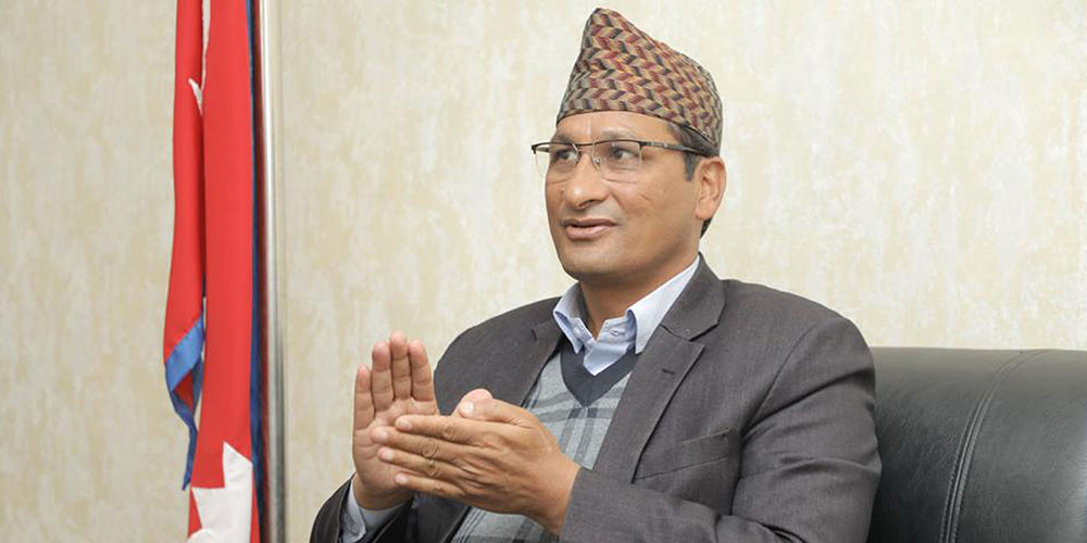 एक महिनाभित्र सबै भूकम्प प्रभावितलाई अस्थायी आवास उपलब्ध गराउँछौँ : मन्त्री बस्नेत