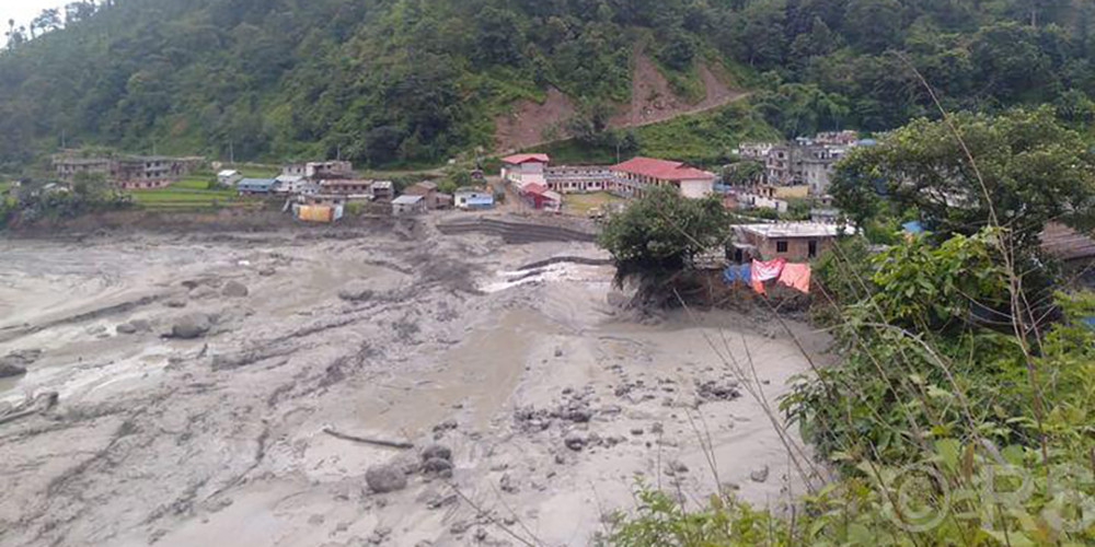 मेलम्चीमा पुनः बाढी, रेडियो मेलम्चीको भवन ढल्यो