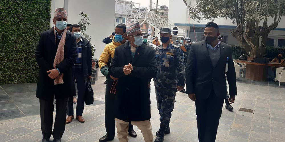 जेठ ४ भित्रै स्थानीय तहको निर्वाचन हुनुपर्छ : एमाले अध्यक्ष ओली